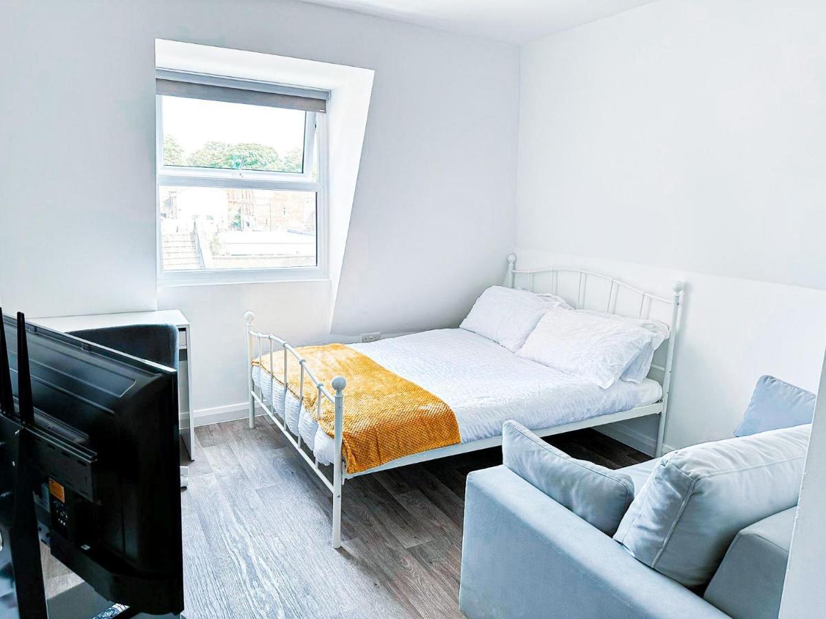 Lovely Studio Apartment Maidstone Exteriör bild