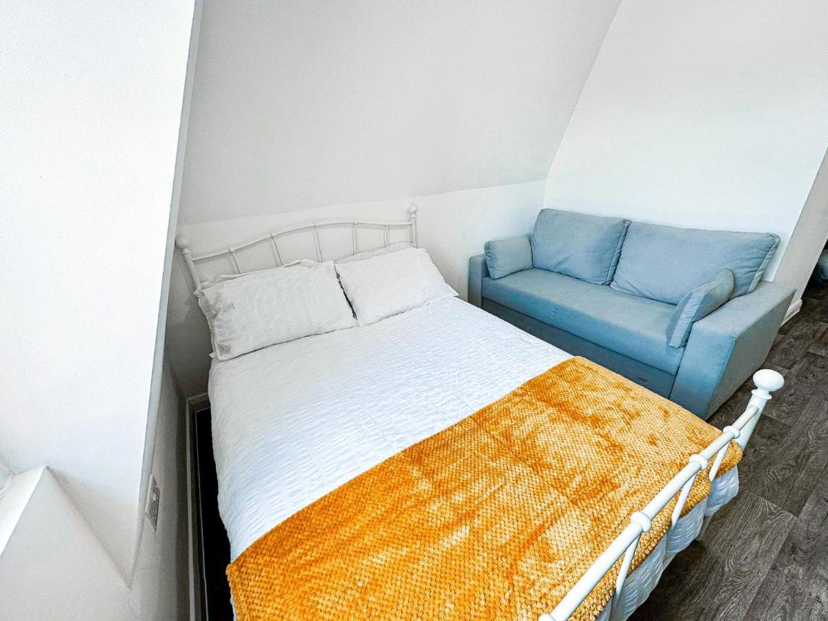 Lovely Studio Apartment Maidstone Exteriör bild